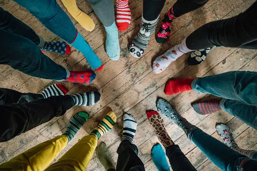 Les Chaussettes à Travers le Monde: Coutumes Étonnantes et Traditions Insolites